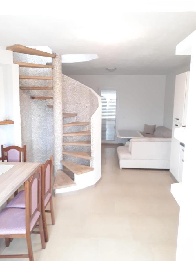 Amanda C Apartment Starigrad Paklenica Bagian luar foto