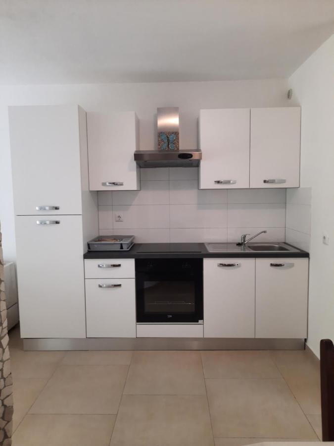 Amanda C Apartment Starigrad Paklenica Bagian luar foto