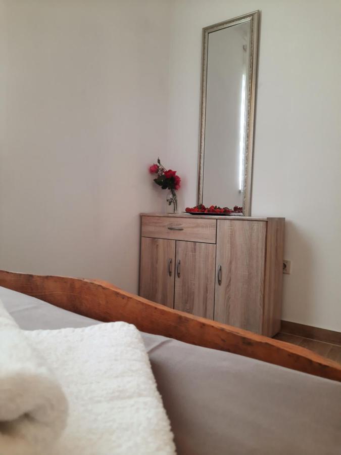 Amanda C Apartment Starigrad Paklenica Bagian luar foto